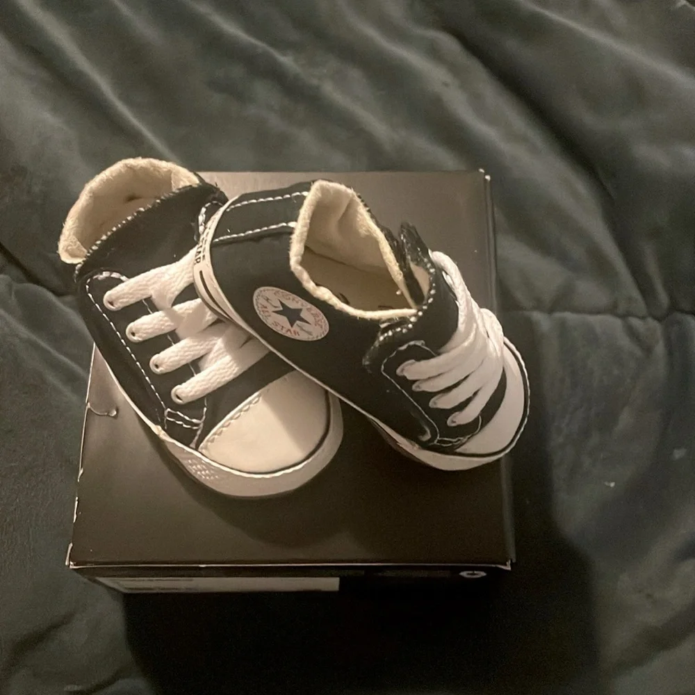 Converse ⭐️ - Picture 2 of 3